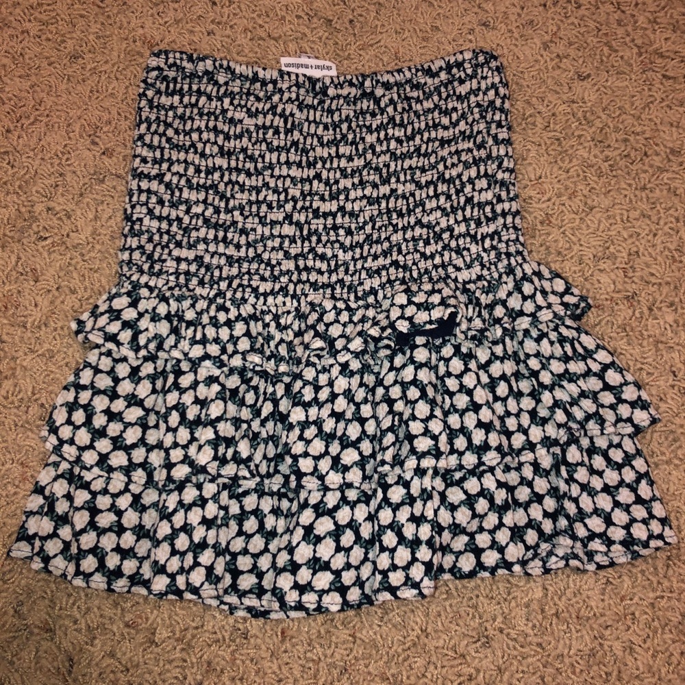 Isabelle’s Cabinet Ruffle skirt